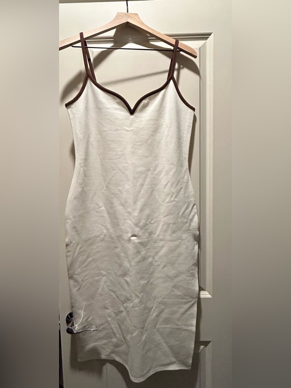 Abercrombie White with brown accents